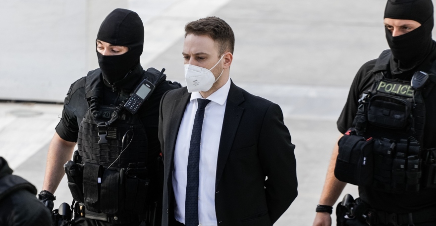 Η «ληστεία», οι αντιφάσεις και η ομολογία του πιλότου μετά από θέατρο 37 ημερών: Το χρονικό της δολοφονίας της Καρολάιν στα Γλυκά Νερά