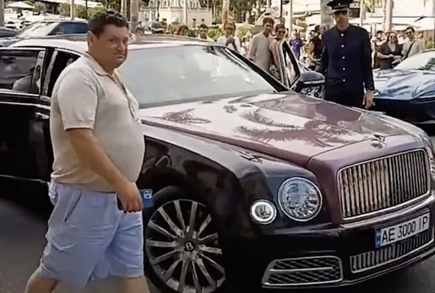 «Ήθελαν πάση θυσία να τον σκοτώσουν»: Τα σενάρια για την καλά σχεδιασμένη βομβιστική επίθεση κατά του Ουκρανού ολιγάρχη στο Μονακό