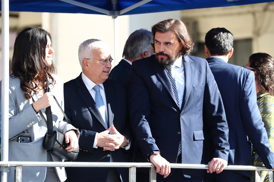 Θεσσαλονίκη: Σε εξέλιξη η παρέλαση από 22 δημόσια και ιδιωτικά σχολεία της πόλης, δείτε βίντεο